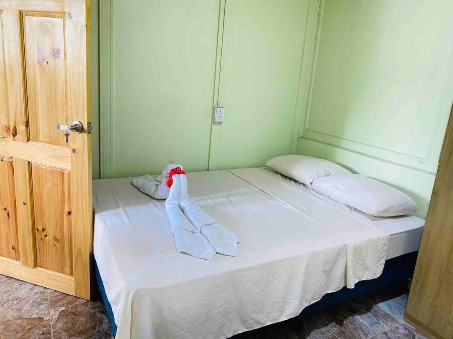 Casita Colorada, Sierpe De Osa Villa Bagian luar foto