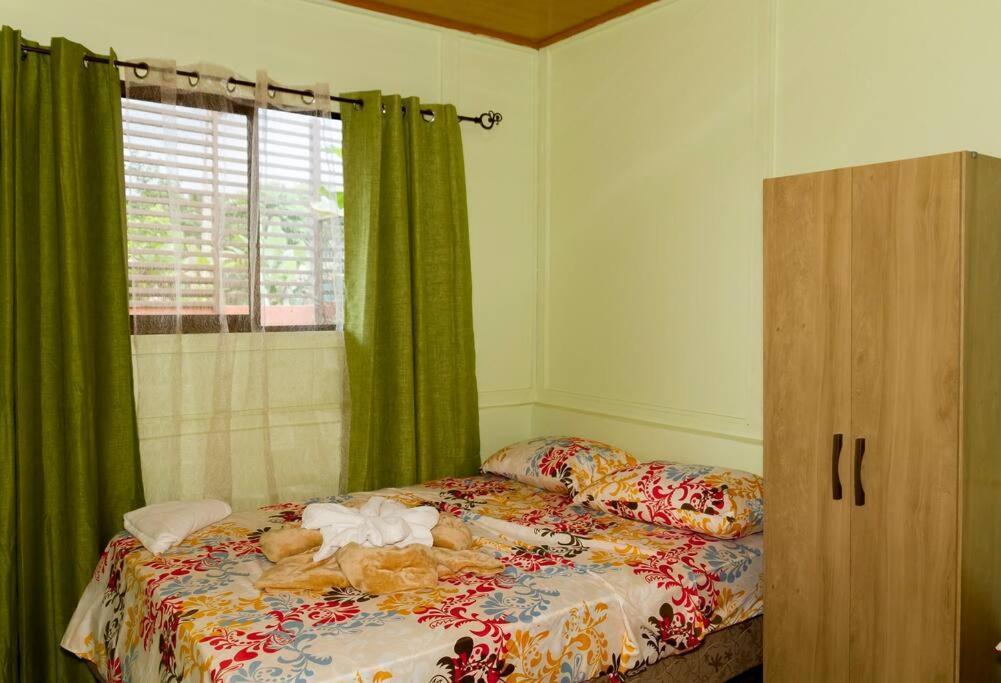 Casita Colorada, Sierpe De Osa Villa Bagian luar foto